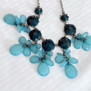 Elegant Blue Statement Necklace